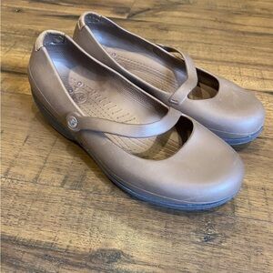 CROCS Alice Brown Slip On Ballet Flats Mary Jane Shoes Womens Size 10